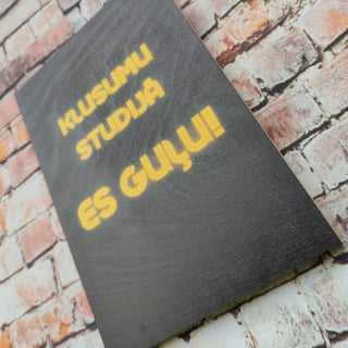 Koka Kanva Ar Apdruku «Klusumu Studij. Es Guu!»